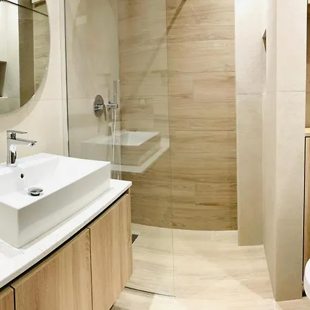 Modern Apartment, Few Meters From The Néa Koróni